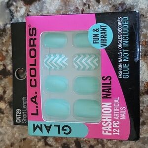 FREE W/ $10+ ORDER.L.A. Colors Fashion Nails NEW